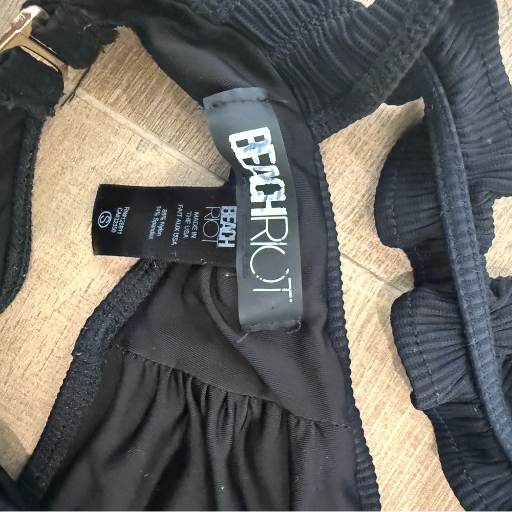 Beach Riot Ruffled Madeline Bikini Top - Picture 5 of 5